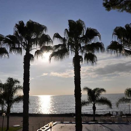 Апартаменты Garage, Piscina, Accesso A Mare E Pista Ciclabile Санремо Экстерьер фото